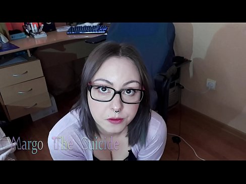 ❤️ Noia sexy amb ulleres xucla un consolador profundament davant la càmera Porno al ca.liporno.ru ️❤