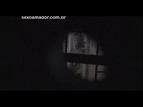 ❤️ Blondie és gravada en secret per un voyeur del barri amagat darrere de maons buits Porno al ca.liporno.ru ️❤